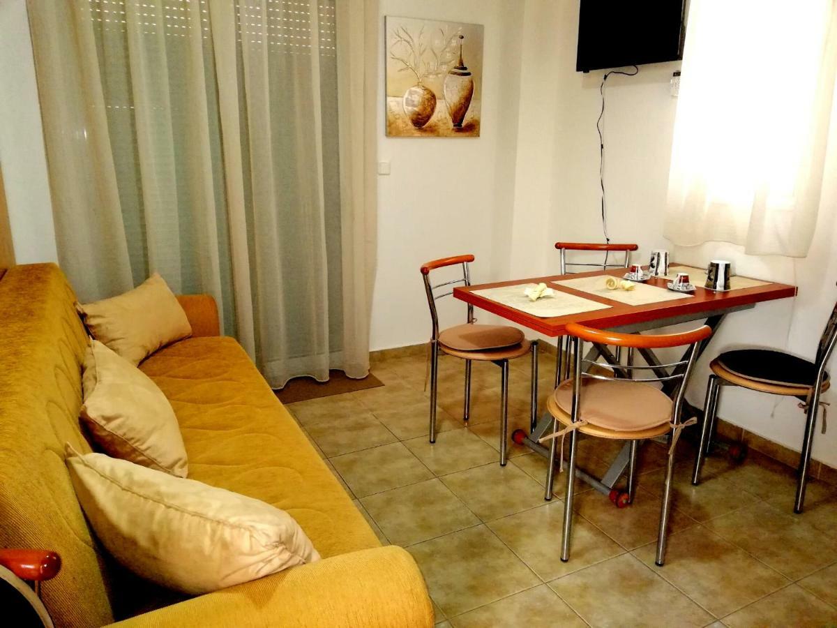 Kalamata Downtown Apartment Dış mekan fotoğraf